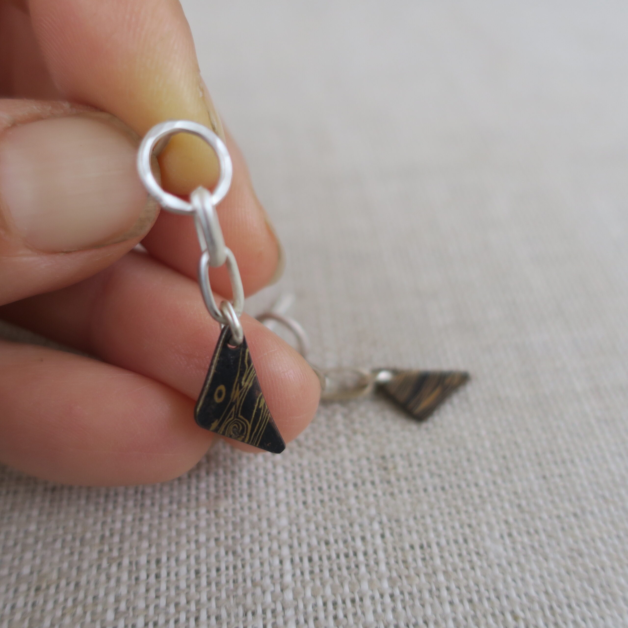 Triangle studs earrings - Image 2