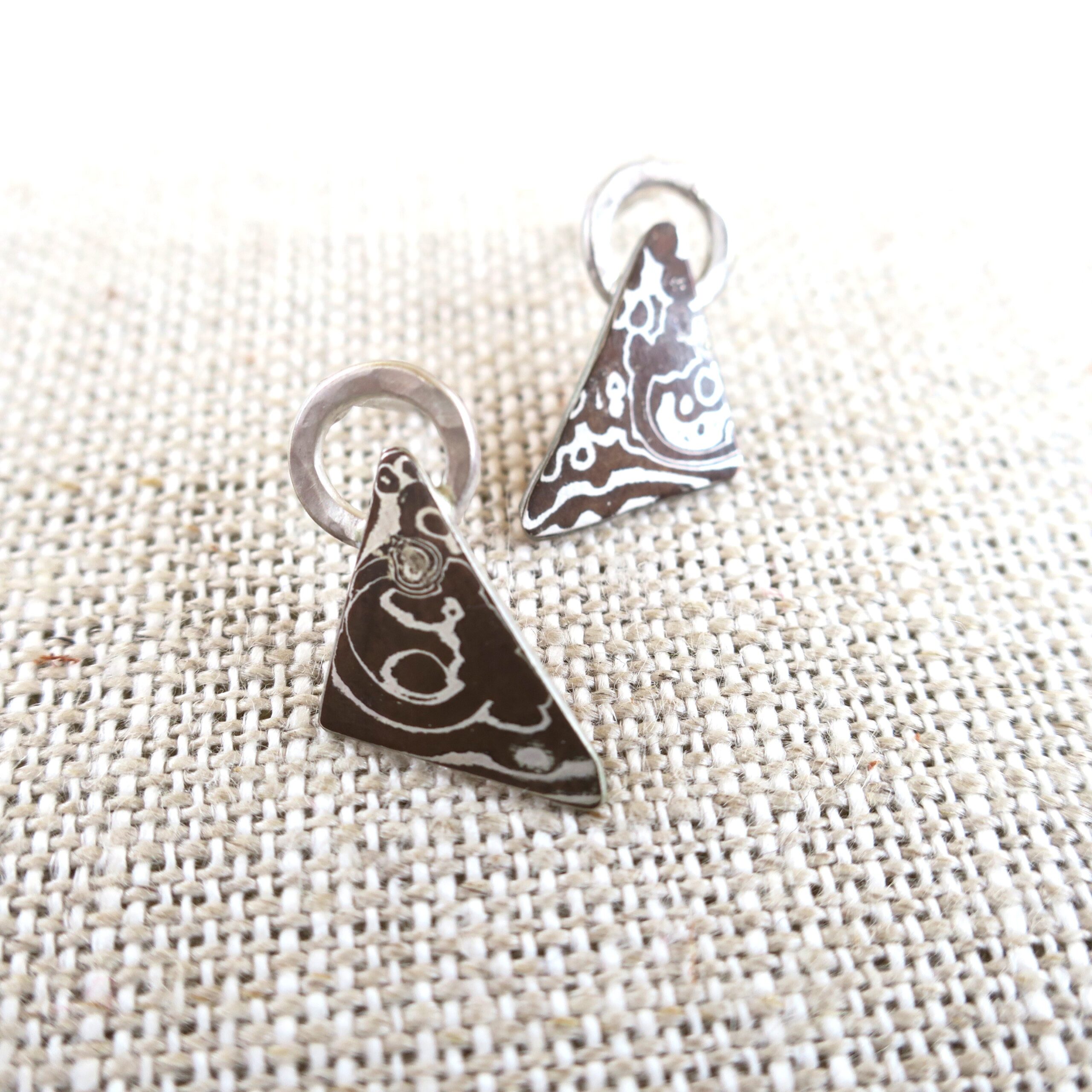 Triangle studs earrings